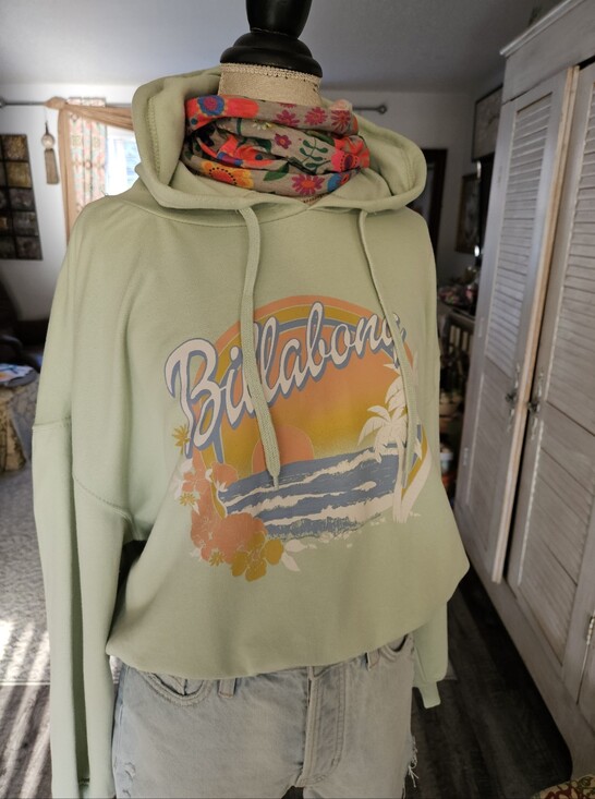 Billabong Tops - NWOT Billabong Sunset Sweatshirt Mint/Multi Size XL Pretty Colors!